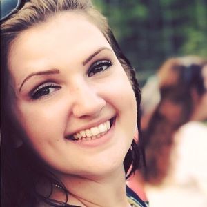 Meet your Posher, Alix